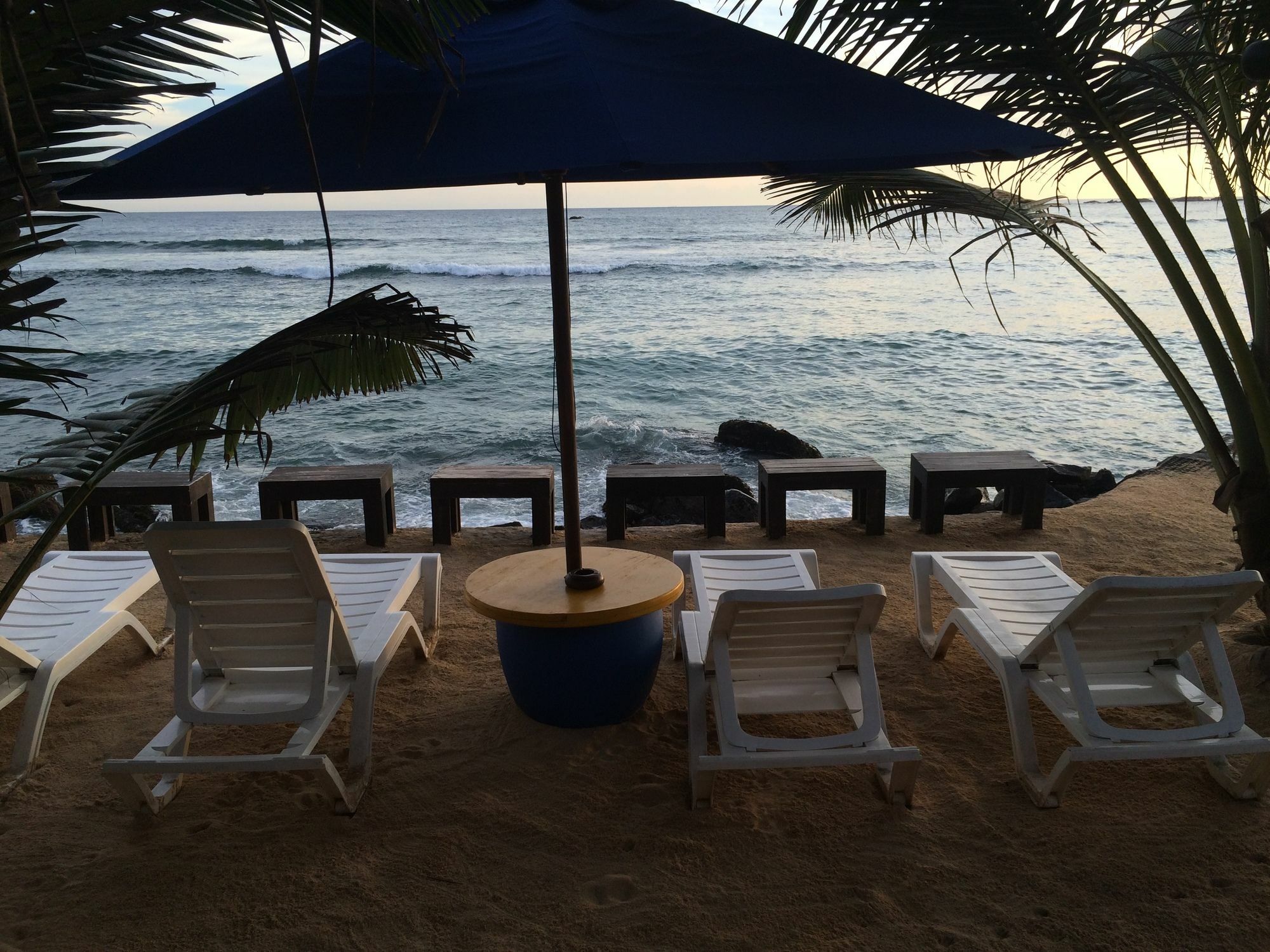 Beach Castle Unawatuna Exterior photo